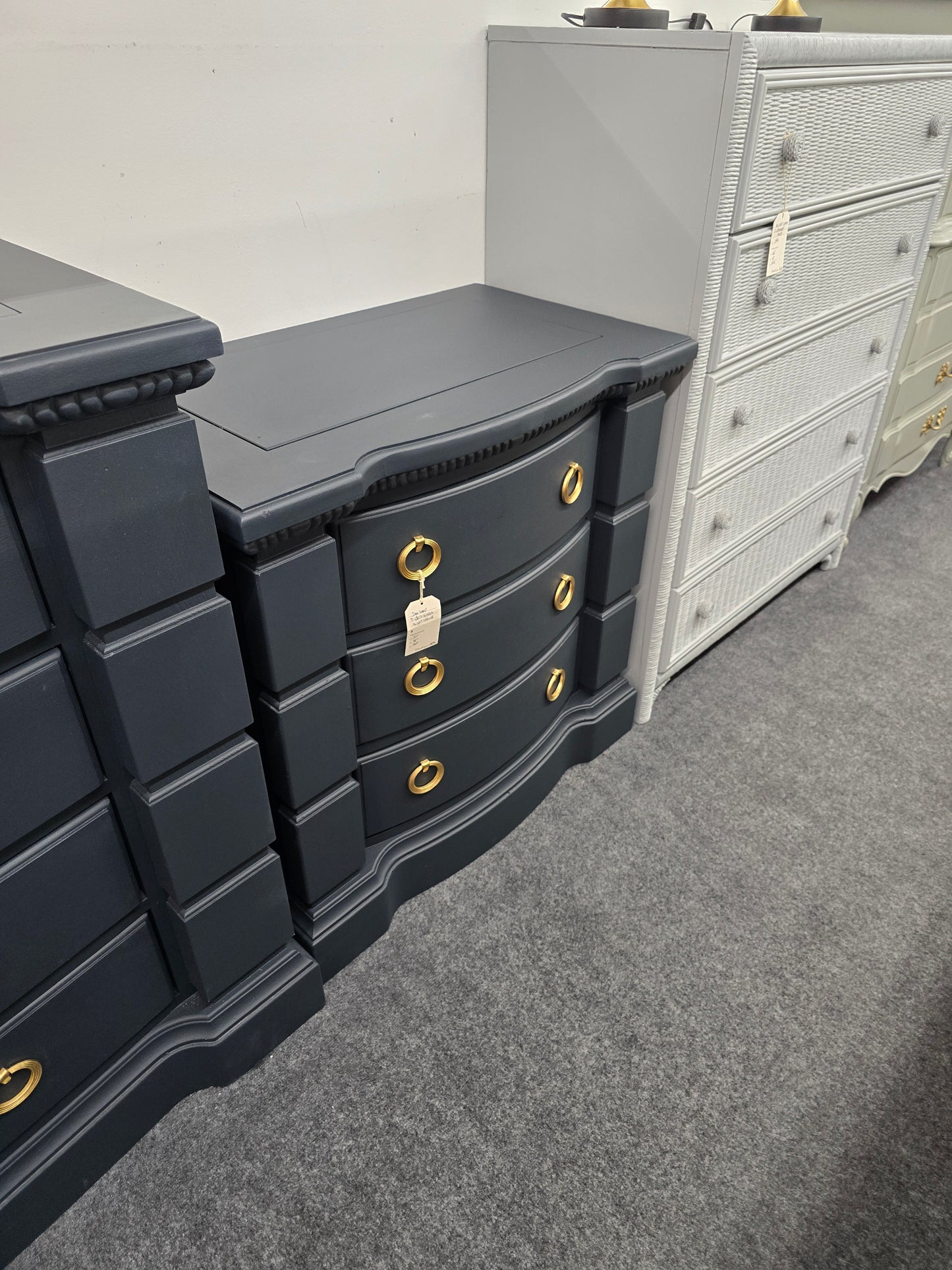 Big inkwell 3 drawers nightstand