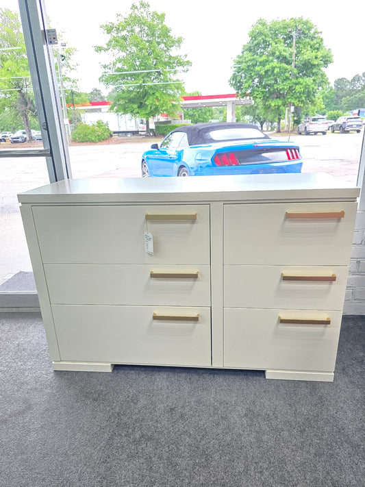 Non symmetrical cream lacquered 6 drawers dresser
