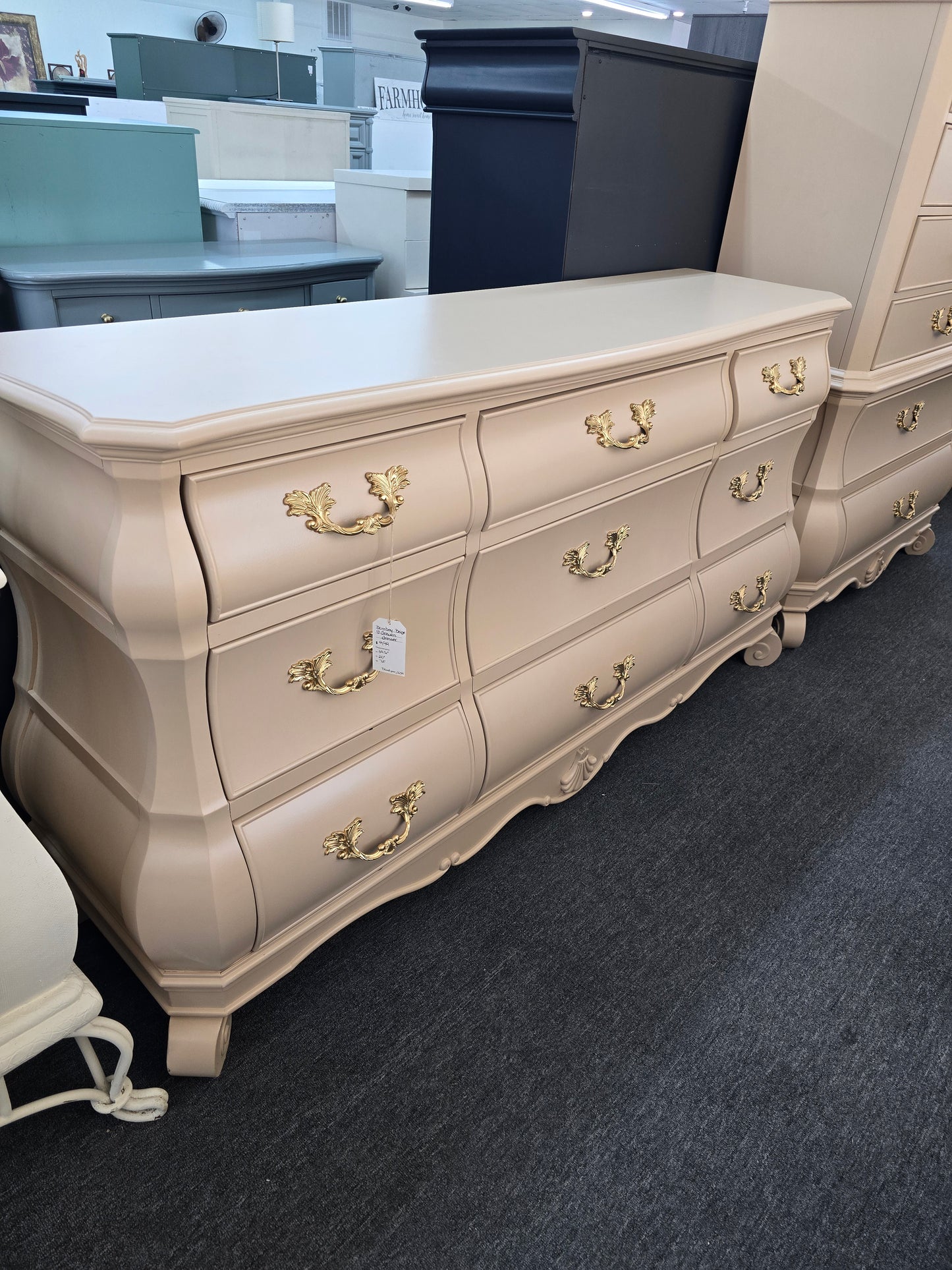 Bombay beige 9 drawers dresser