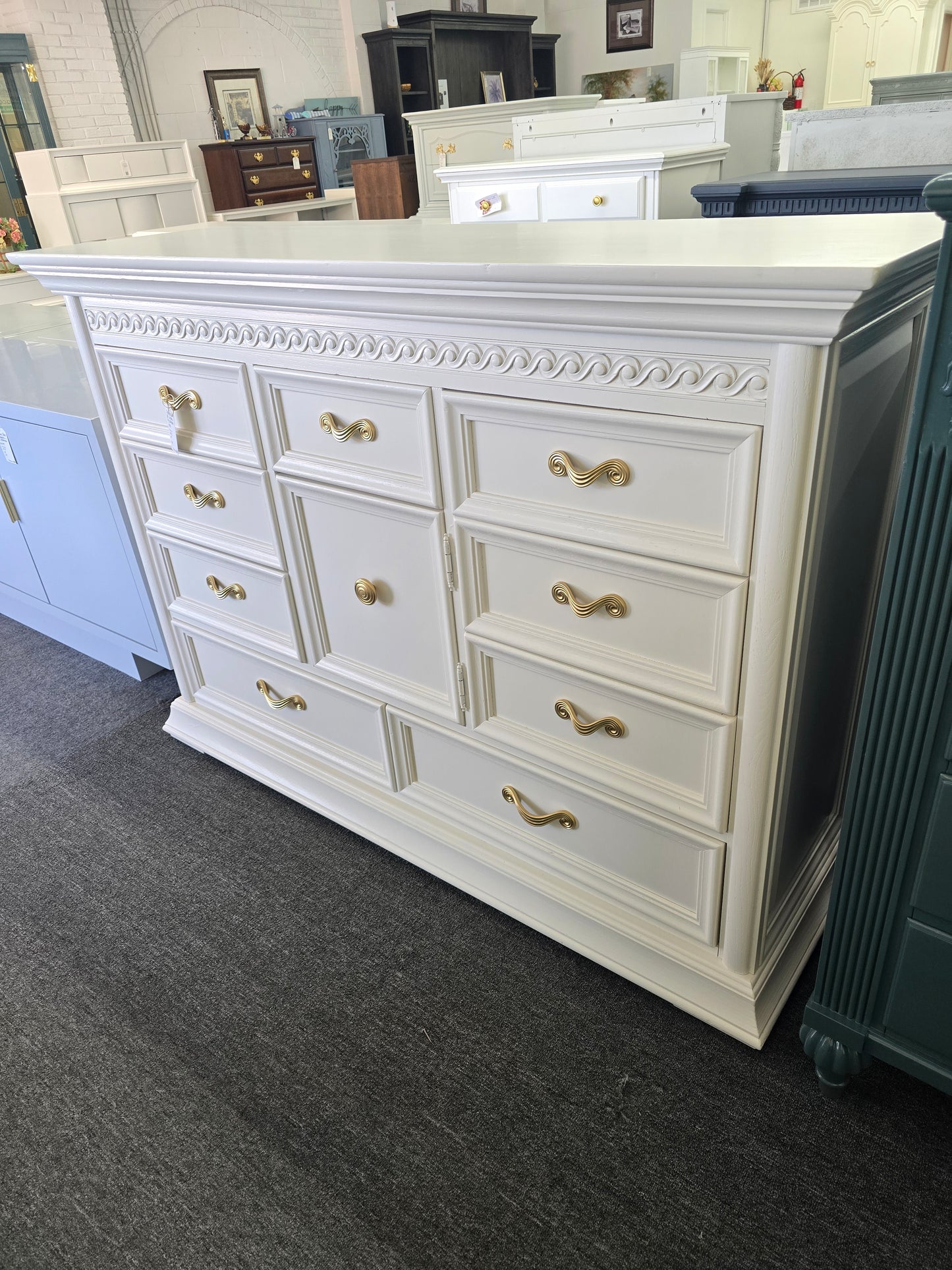 Thomasville off white beautiful dresser