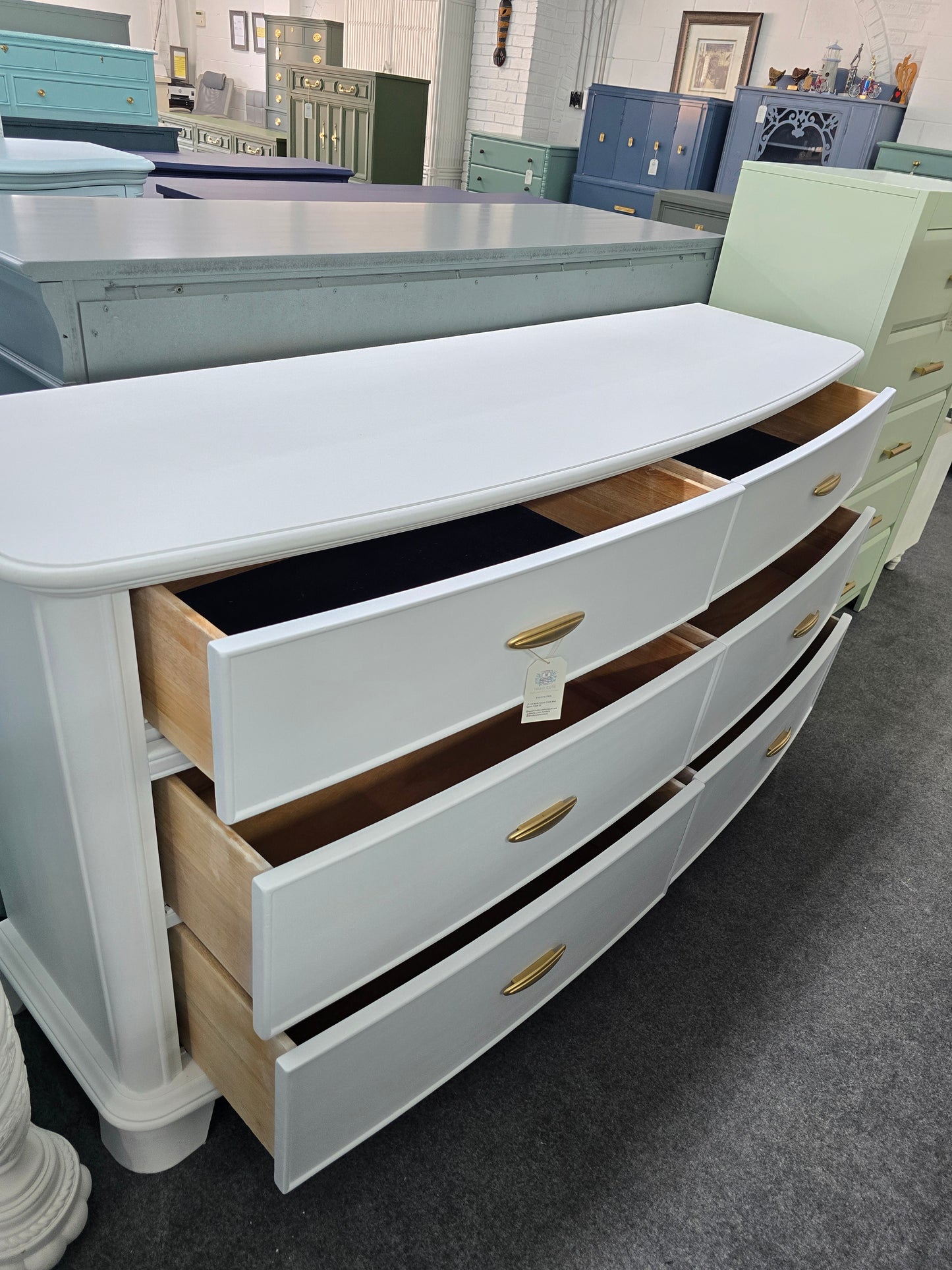 Gorgeous white bowfront 6 drawers dresser