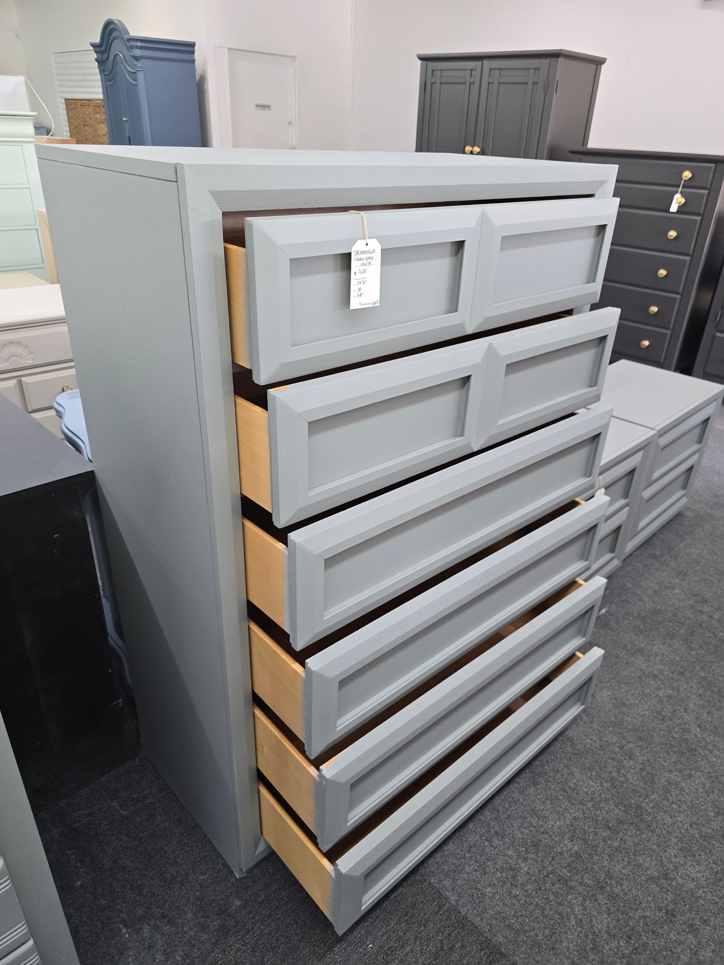 Thomasville grewn gray chest