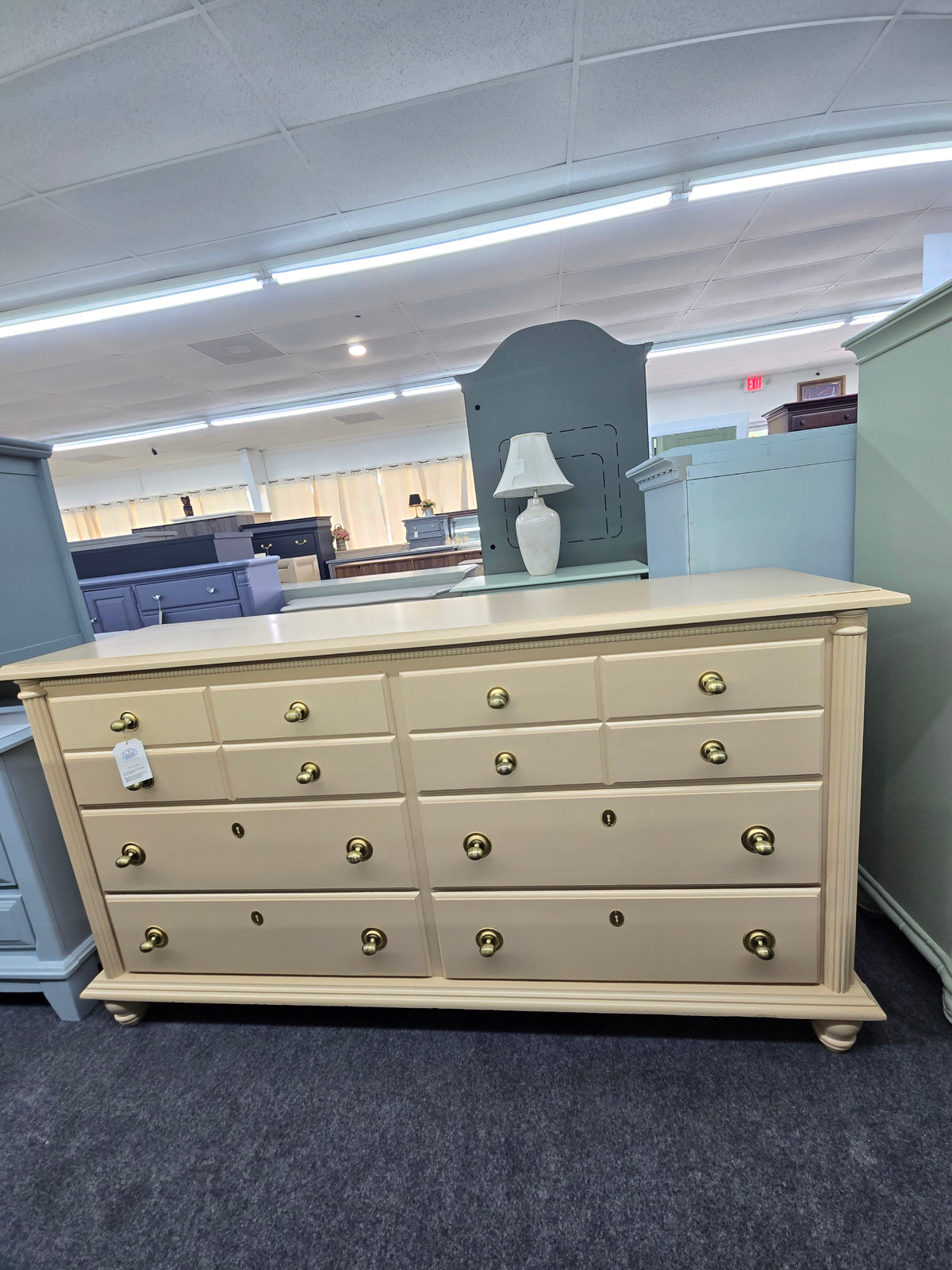 Beige lacquered 6 drawers dresser