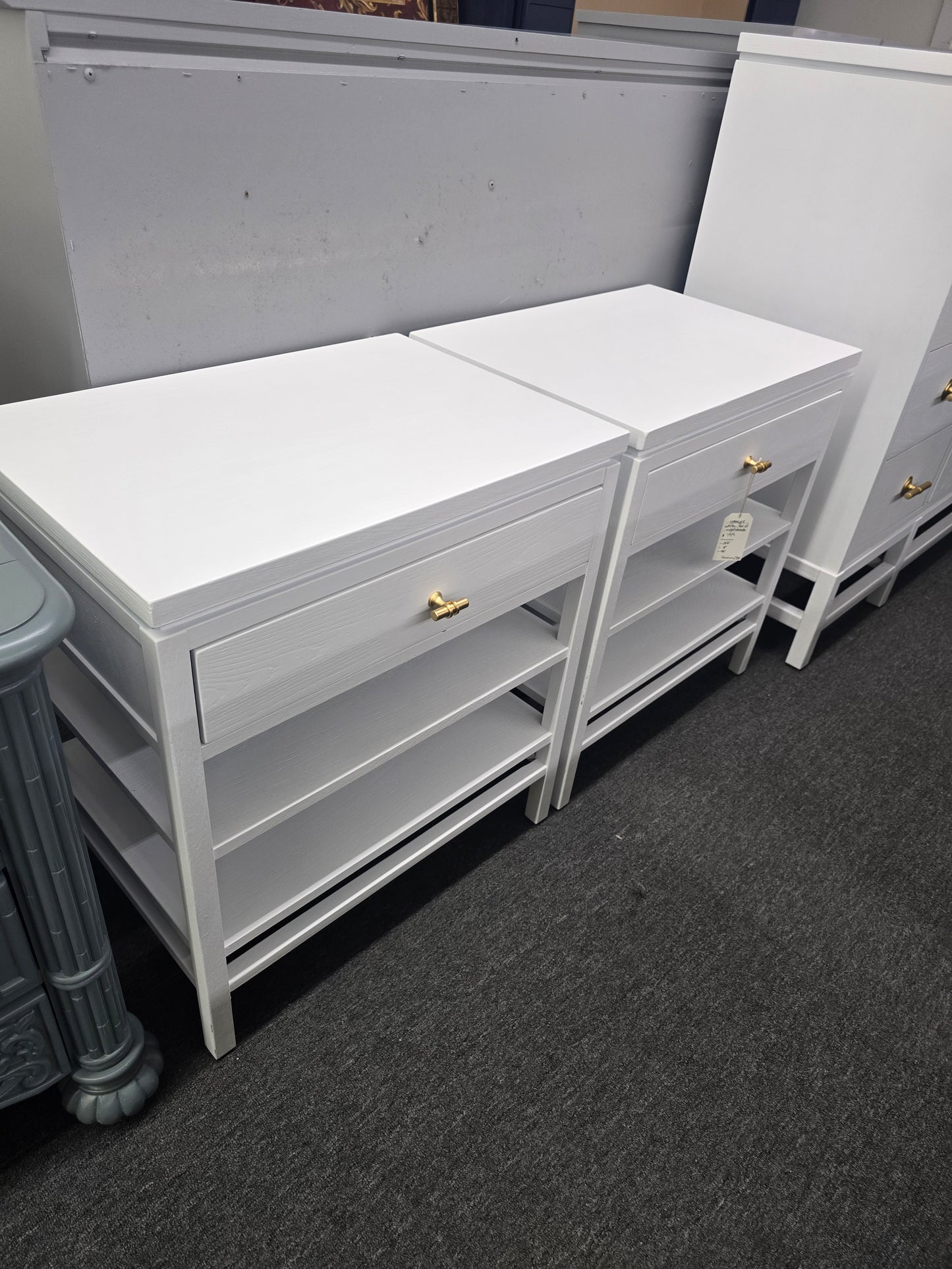 Stanley white lacquered pair of nightstands