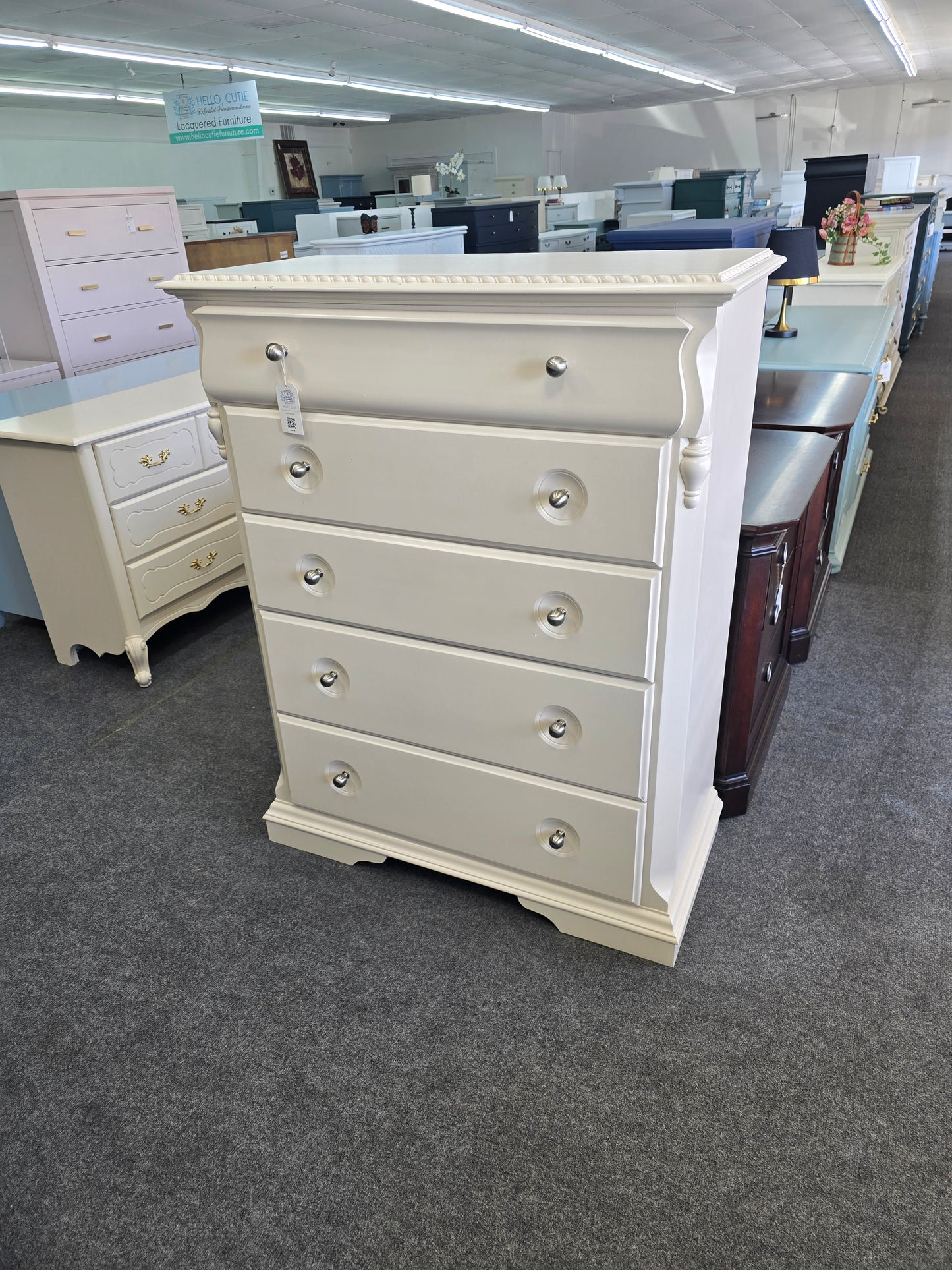 Broyhill off white chest of drawers