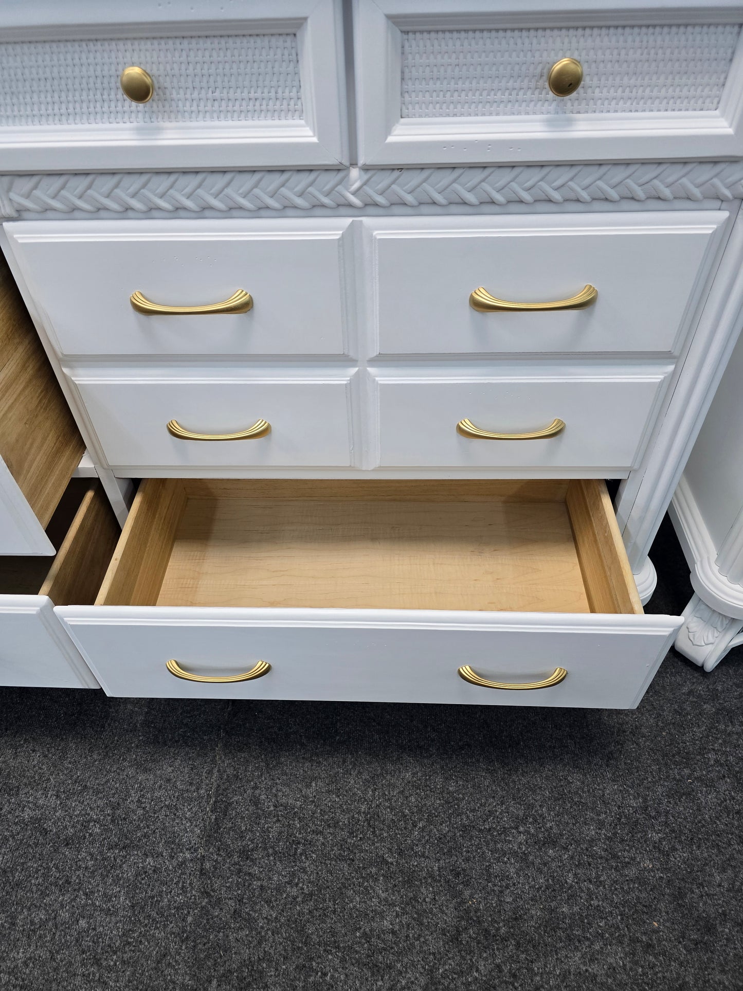 Super cute white 7 drawers dresser
