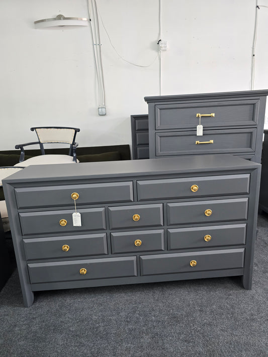 10 drawers dark gray dresser