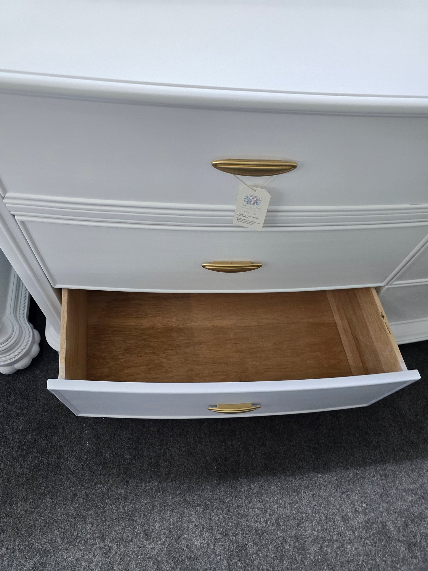 Gorgeous white bowfront 6 drawers dresser