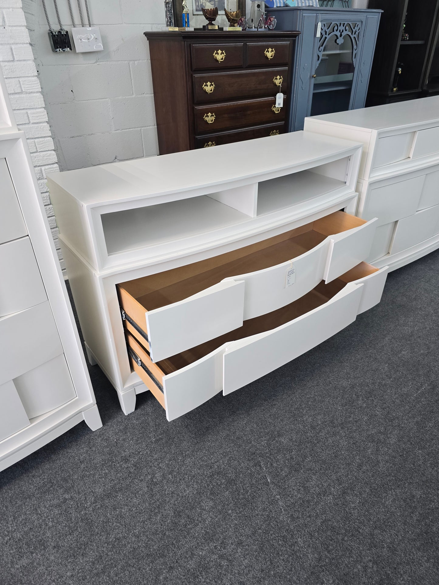 Havertys off white dresser/stand
