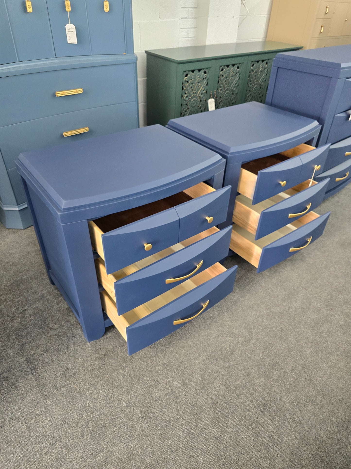 Naval pair of nightstands