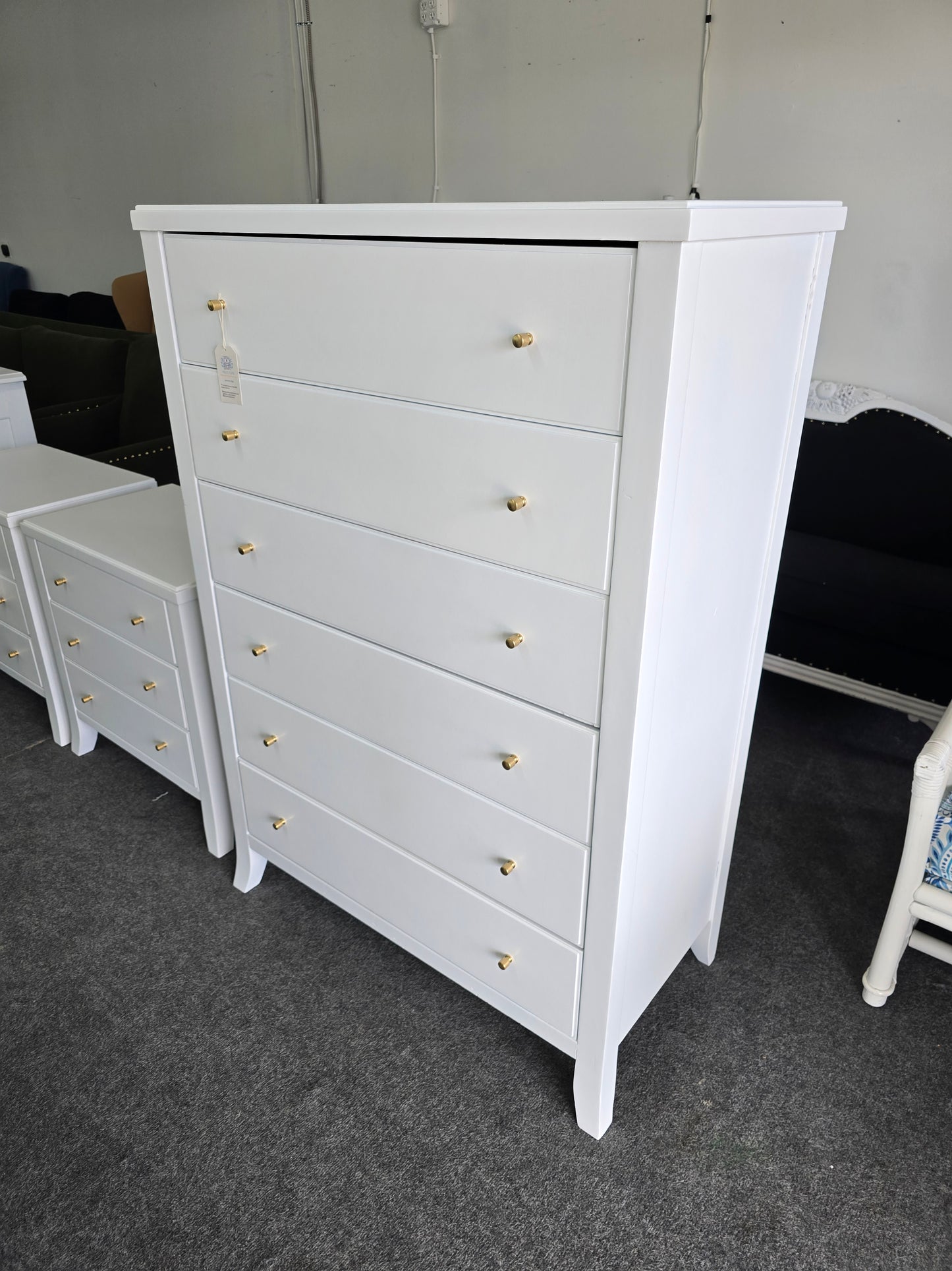 Super cute White lacquered chest