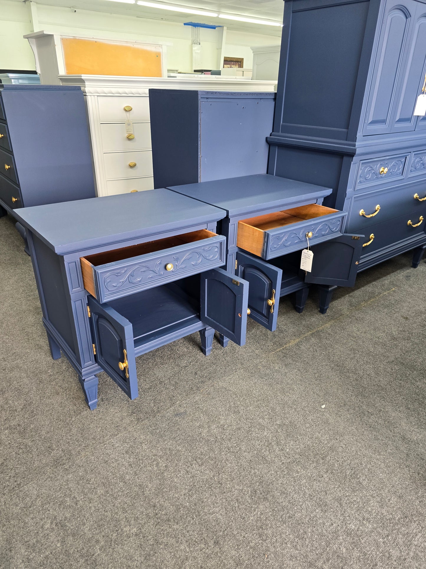 Thomasville navy blue Regency pair of nightstands
