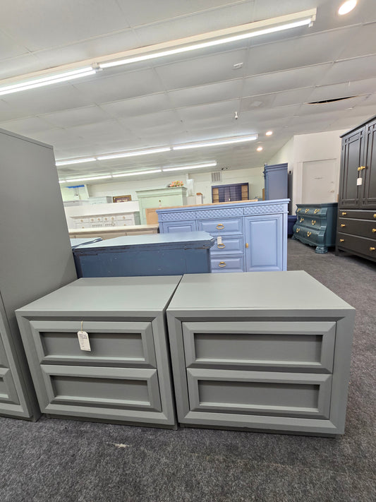 Thomasville green gray pair of nightstands