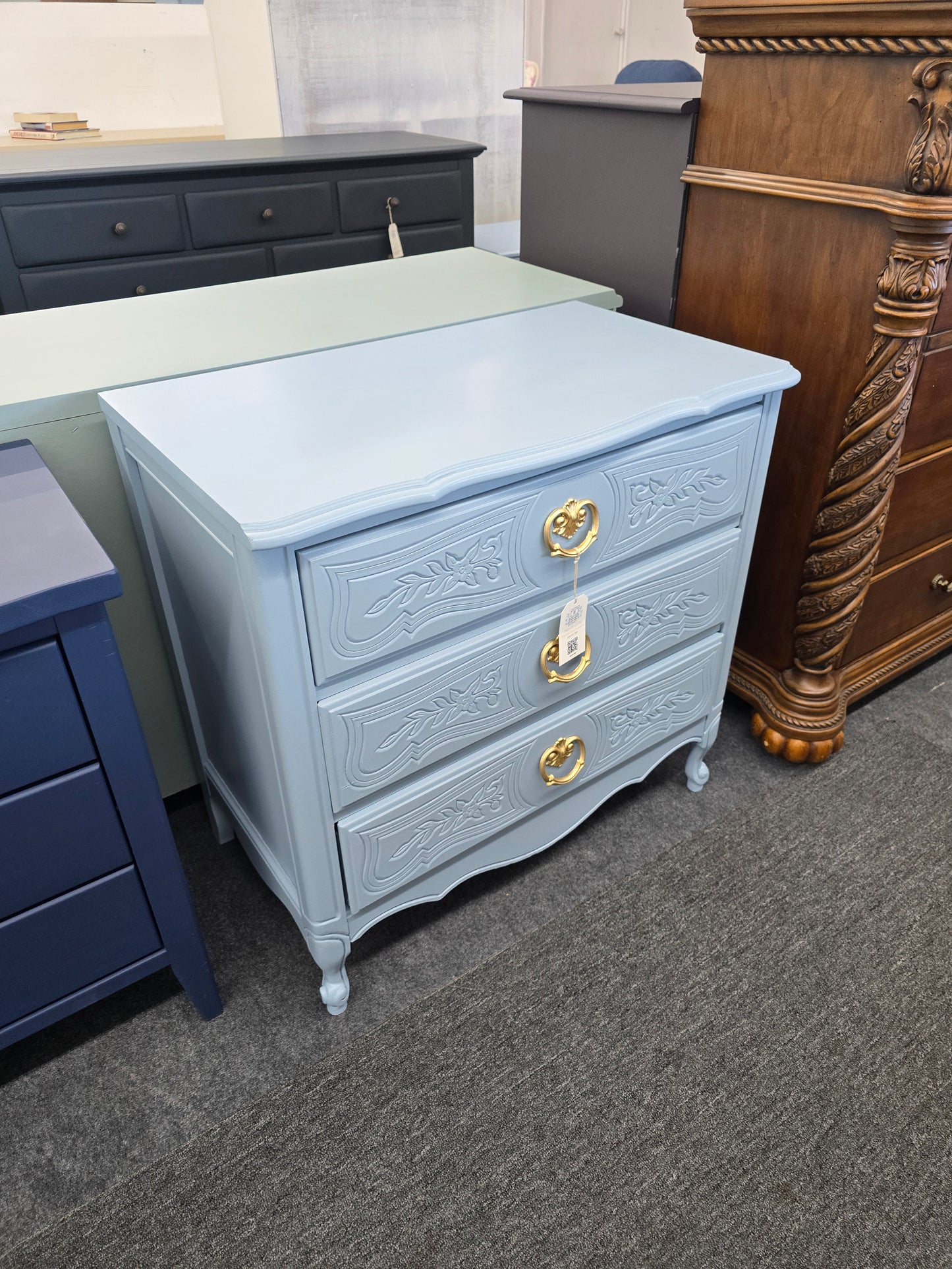 3 drawers small blue dresser