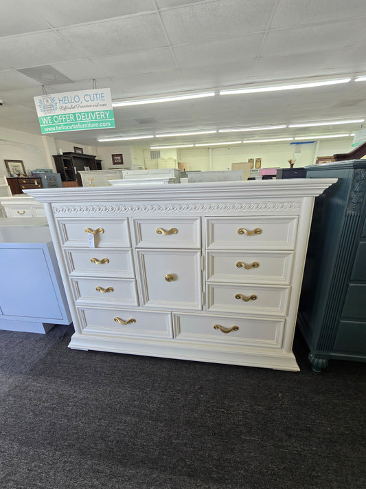 Thomasville off white beautiful dresser