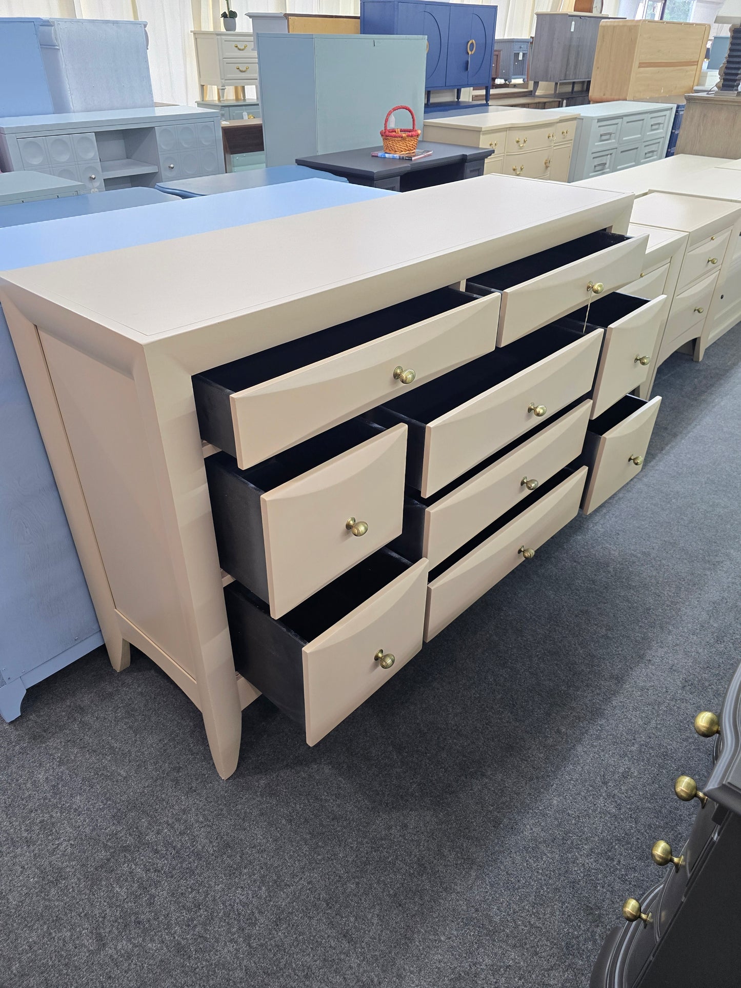 9 drawers beige dresser