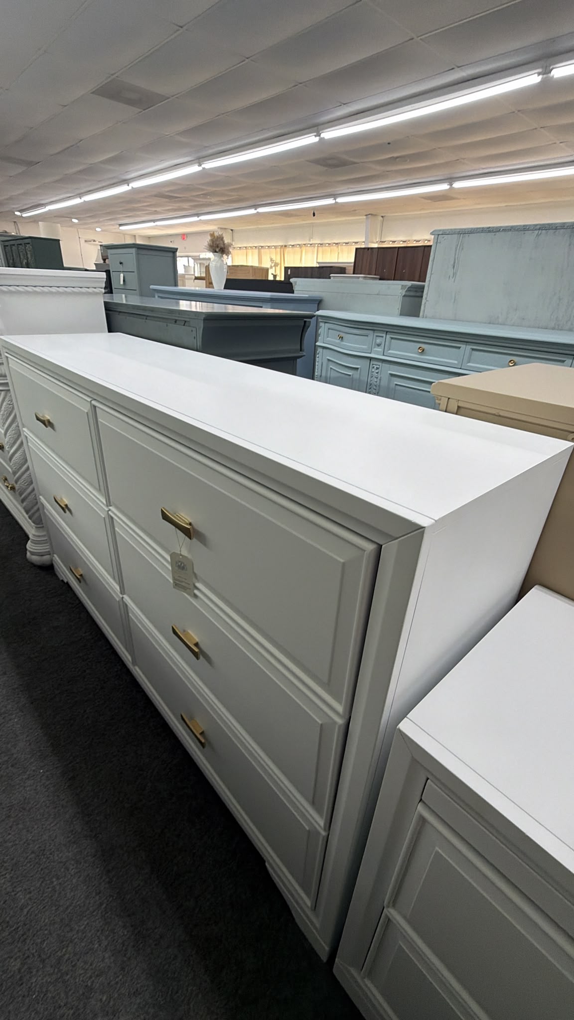 White lacquered dresser 6 drawers