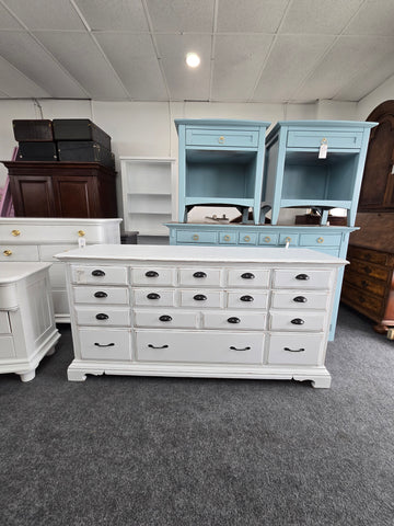 American drew white distressed dresser