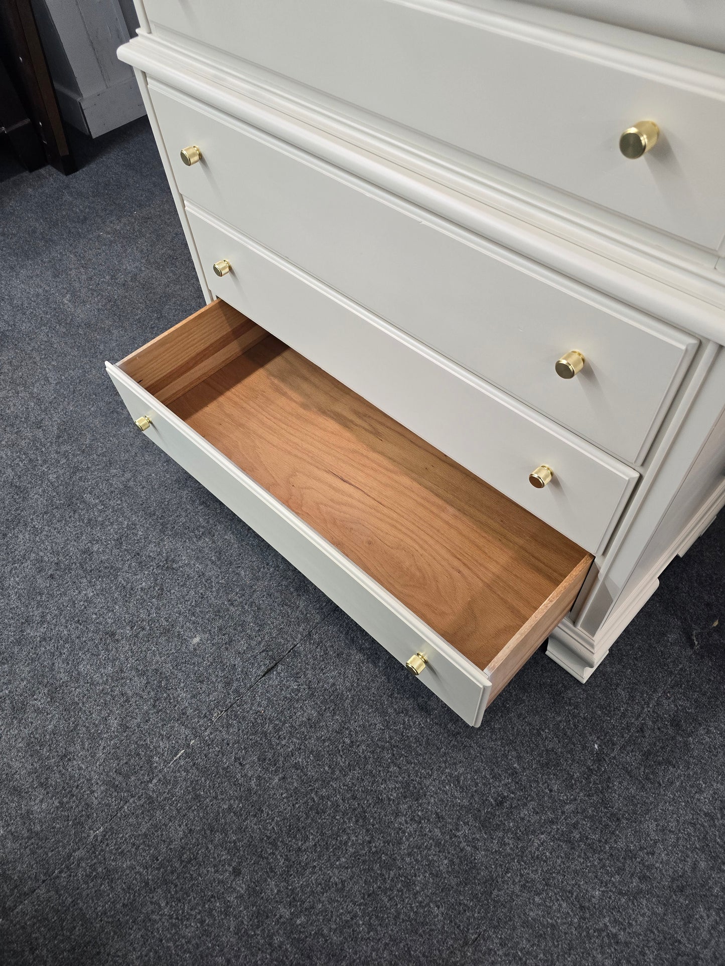 Solid wood Link Taylor cream chest