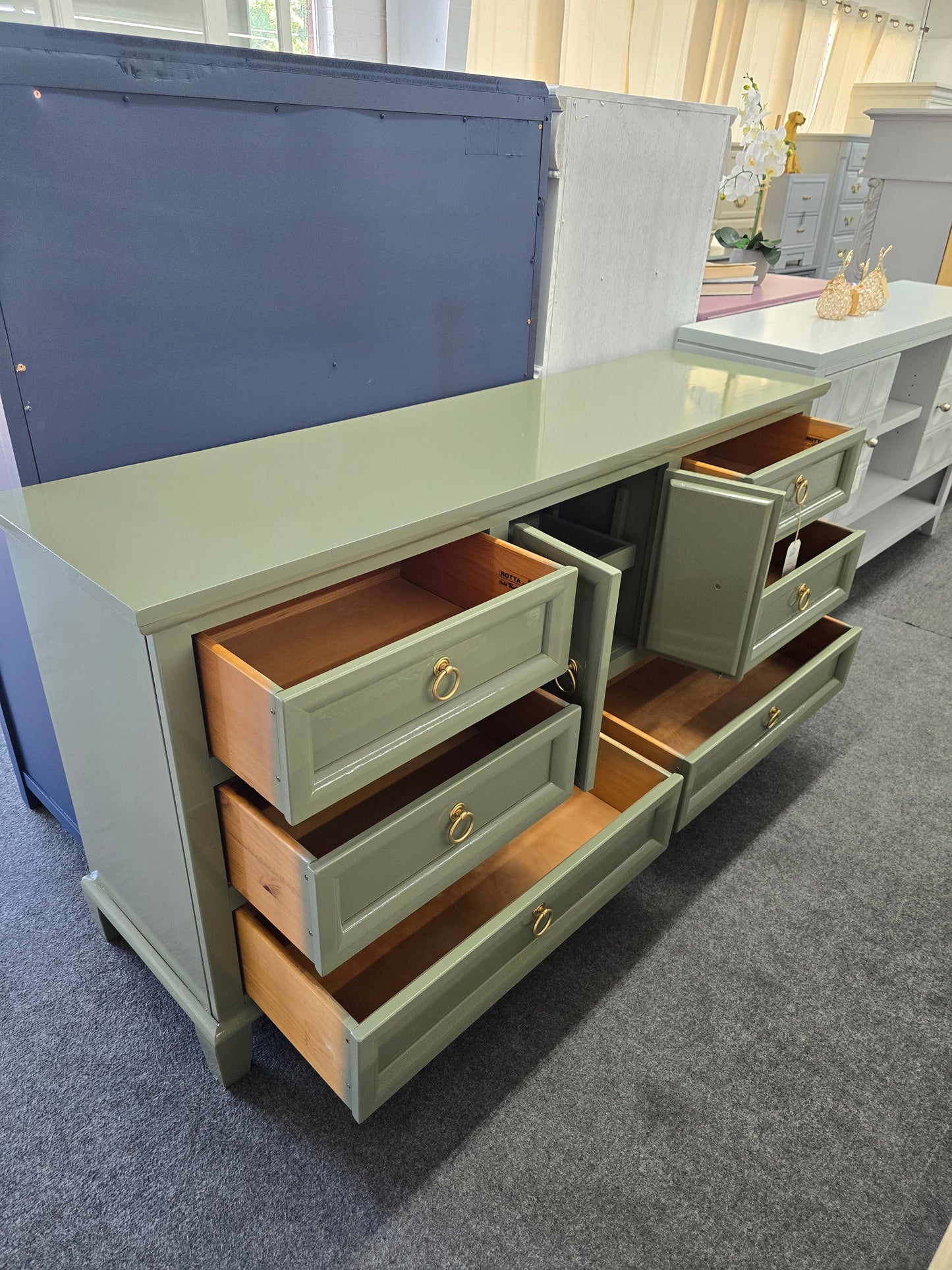Solid wood plive green lacquered Rotta dresser