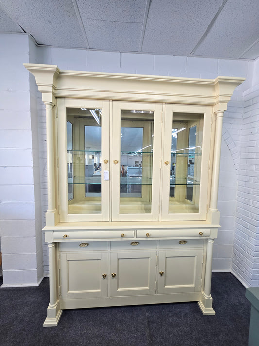 Bassett pale yellow lacquered china cabinet