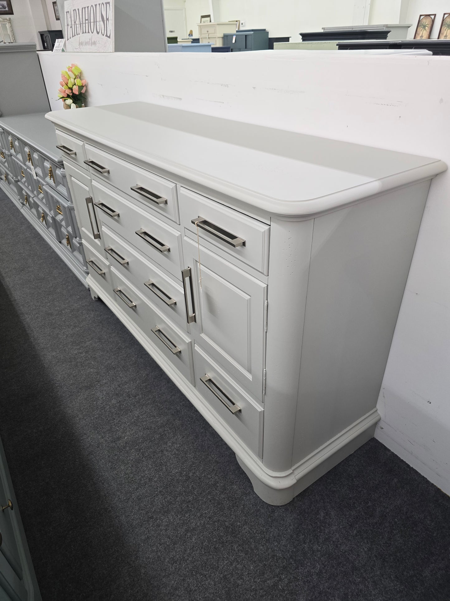 8 drawers 2 doors light gray dresser