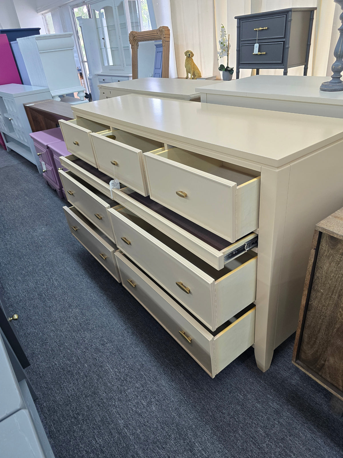 Havertys beige lacquered 9 drawers dresser