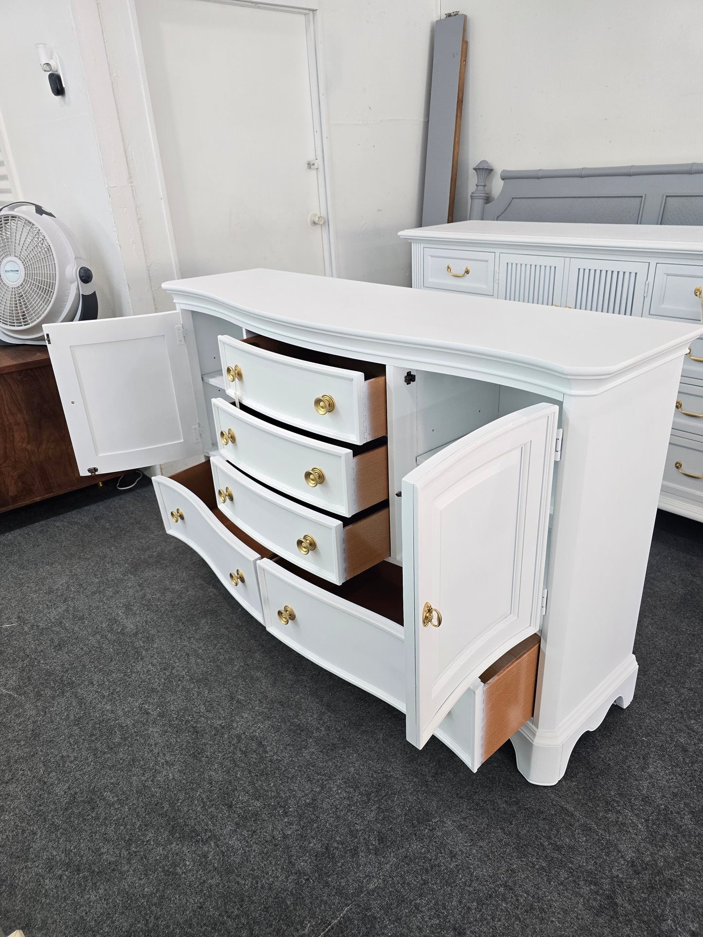 Havertys solid wood white dresser