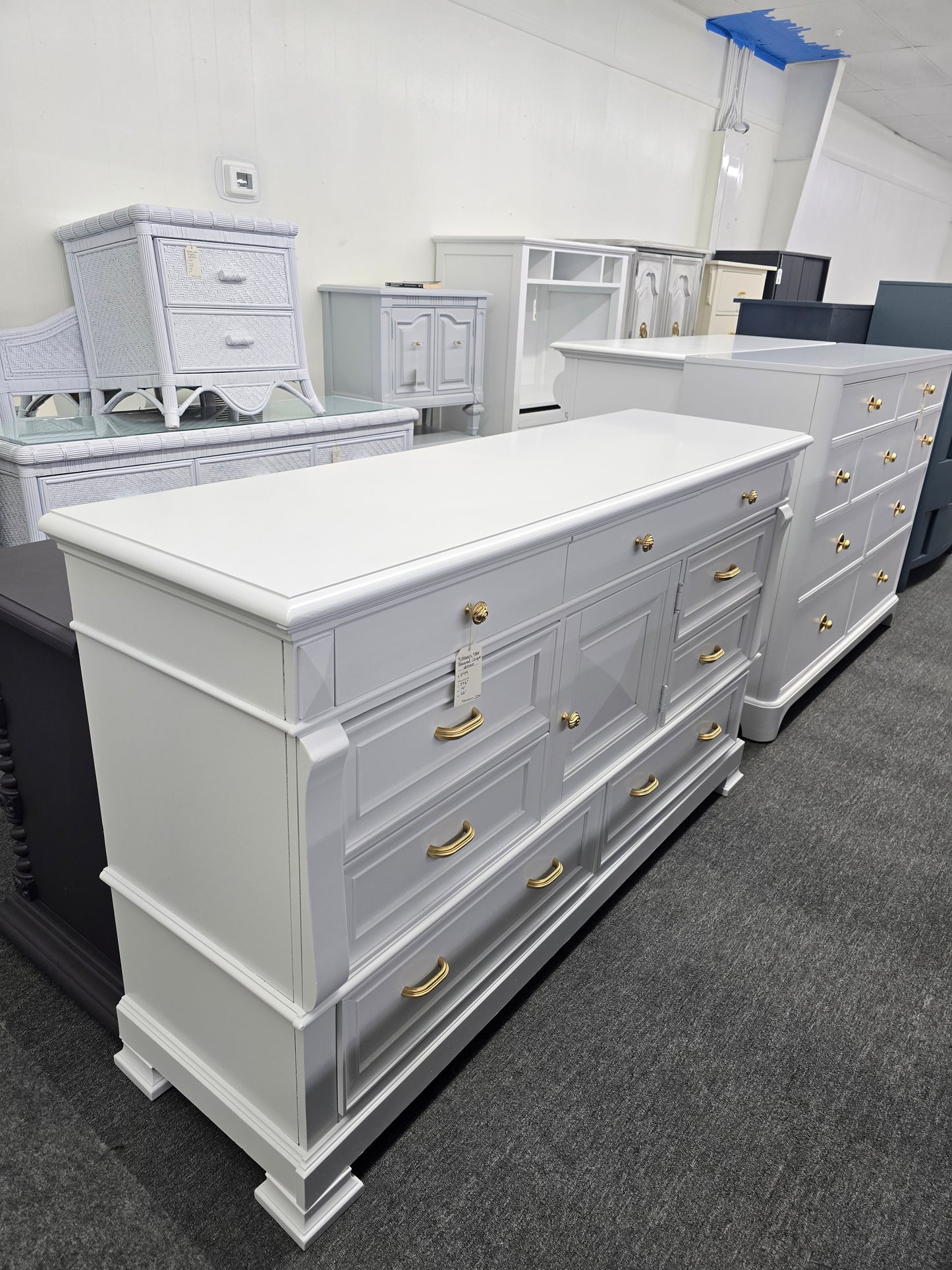 9 drawers 1 door icy dresser