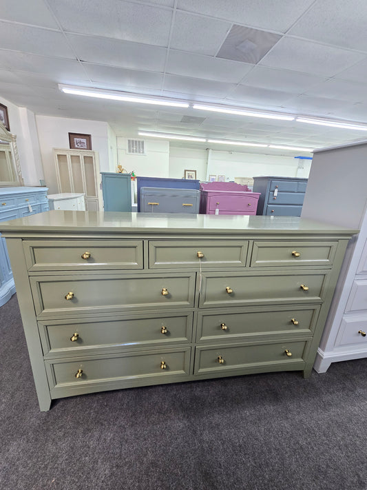 Olive green lacquered 9 drawers dresser