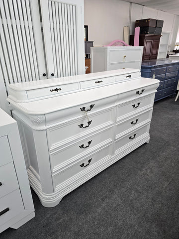 Aspen home white dresser