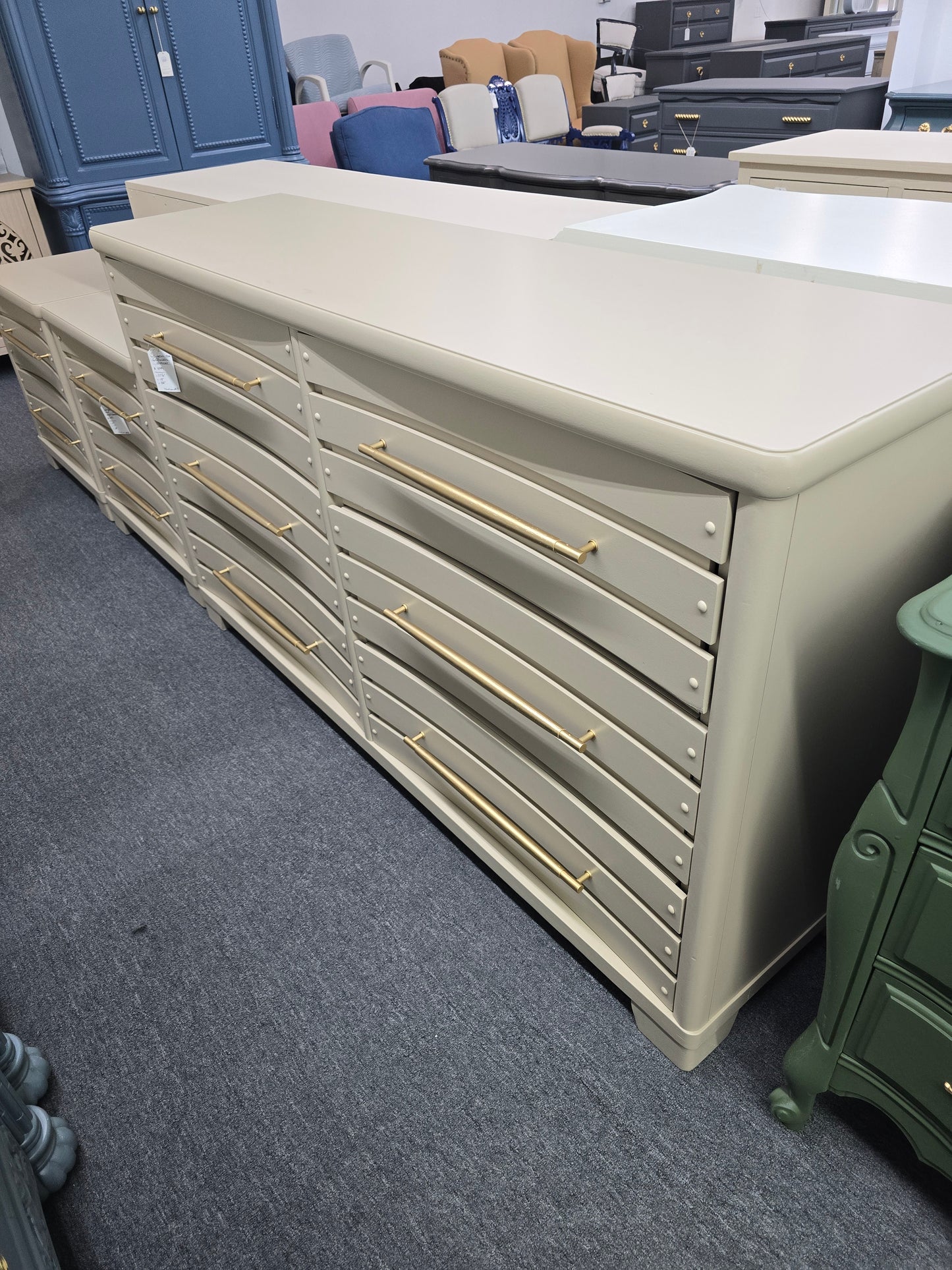 6 drawers beige dresser