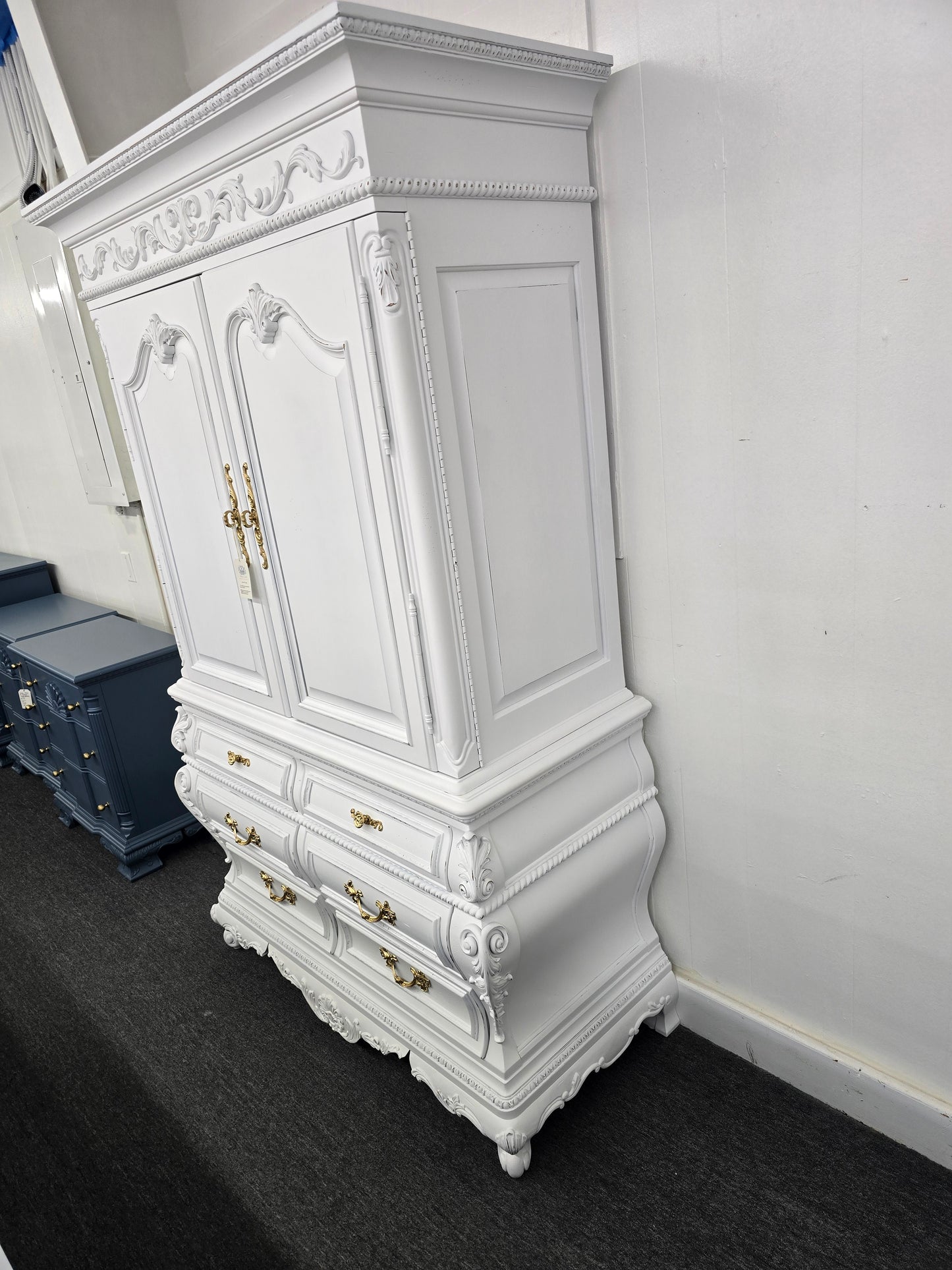 Thomasville white Distressed armoire