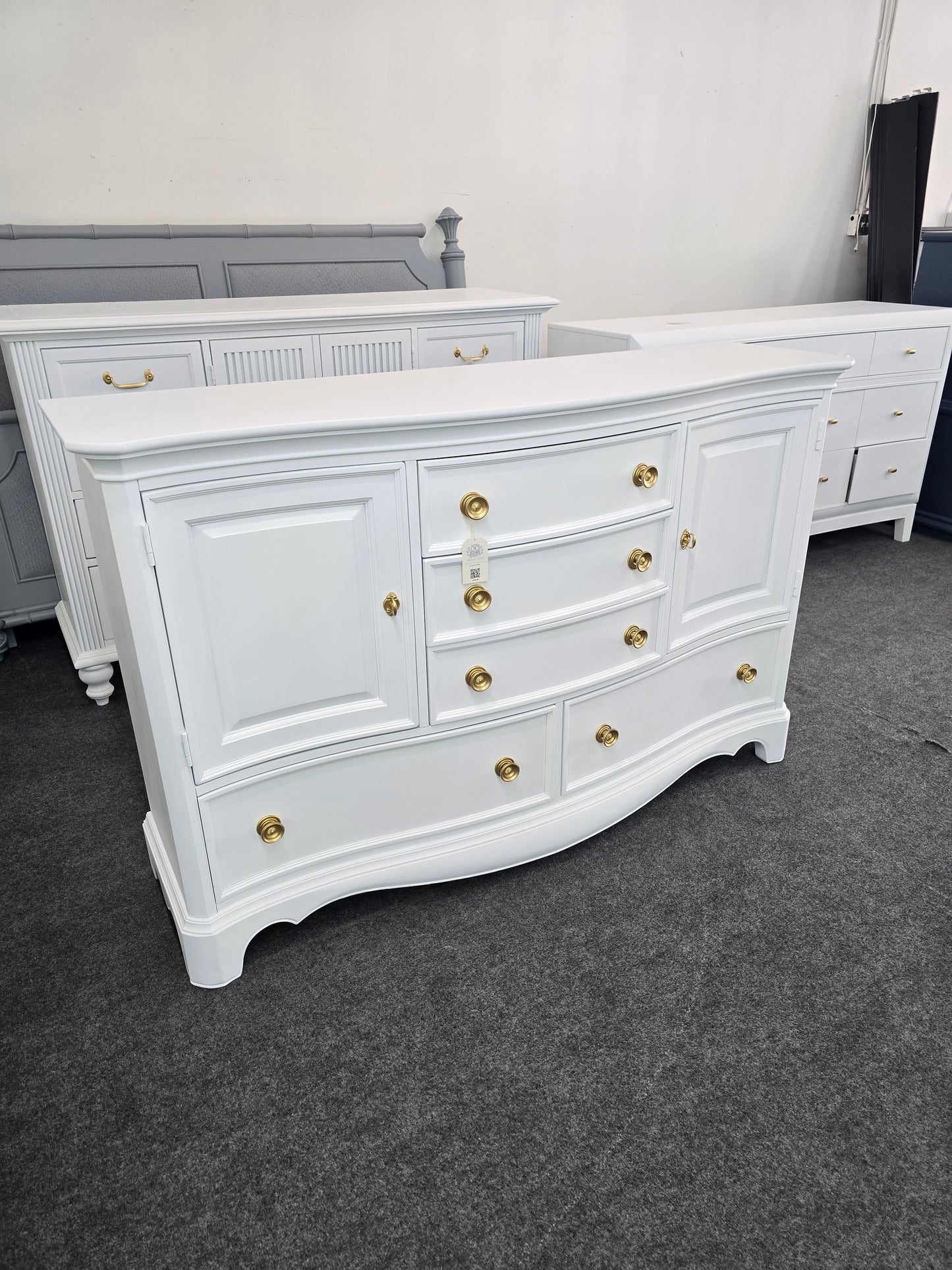 Havertys solid wood white dresser