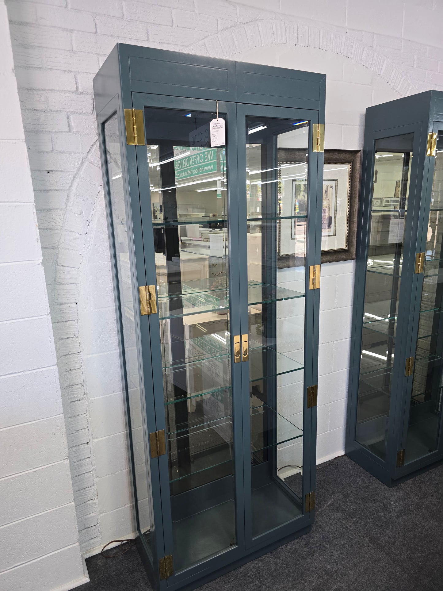 Green lacquered glass cabinet