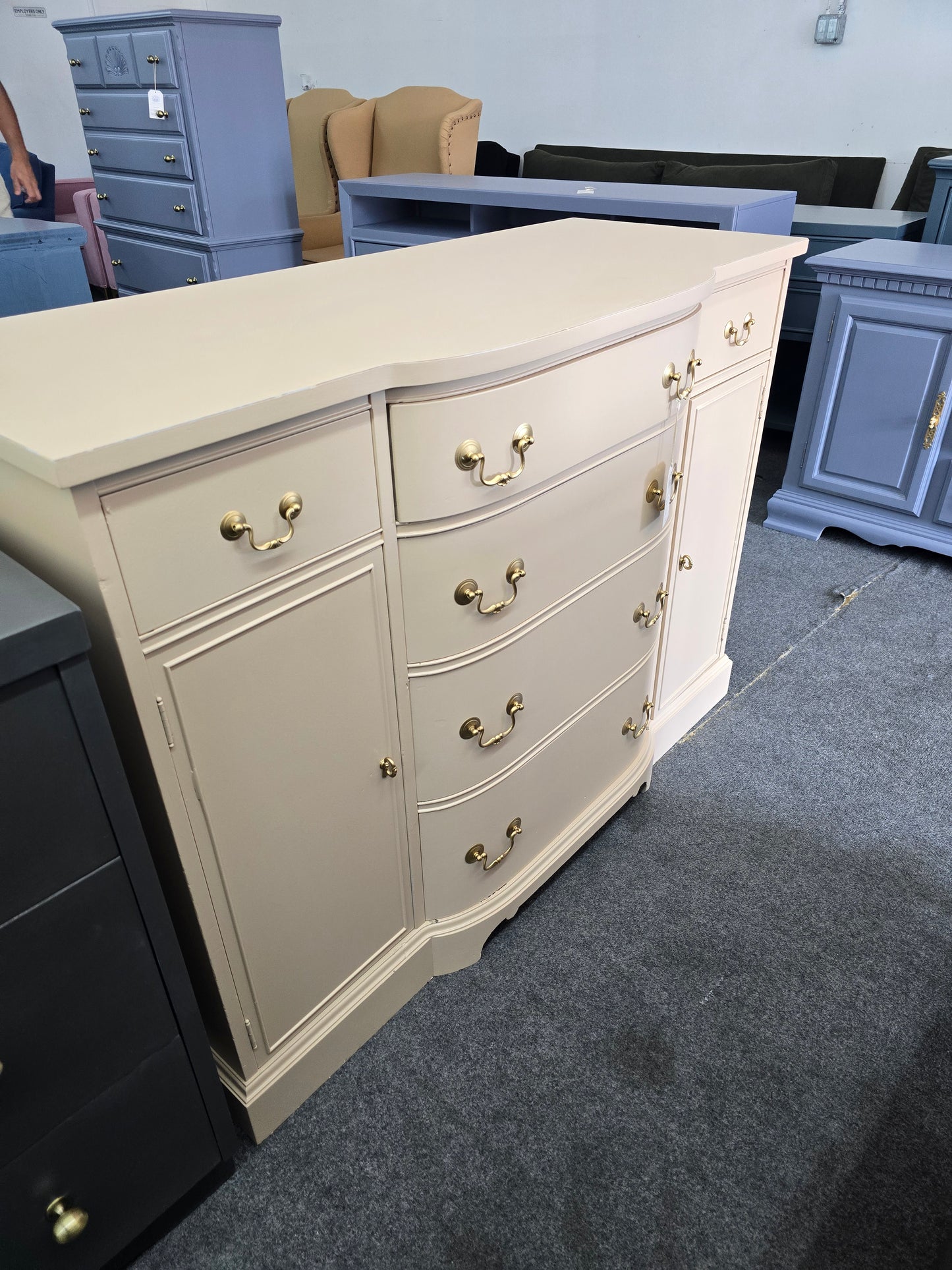Antique beige Distressed sideboard