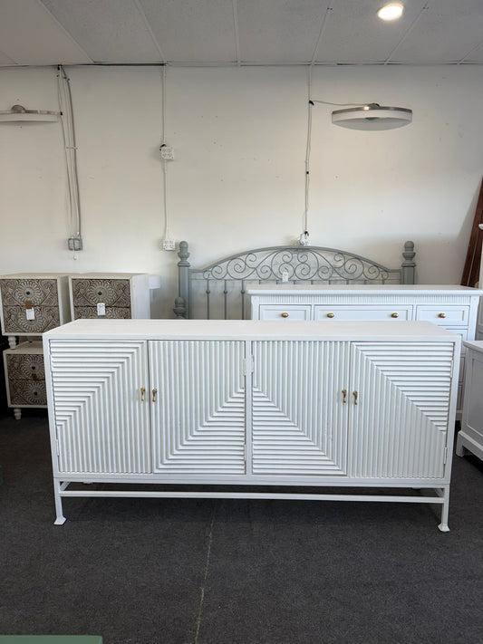 Gorgeous white lacquered 4 doors cabinet
