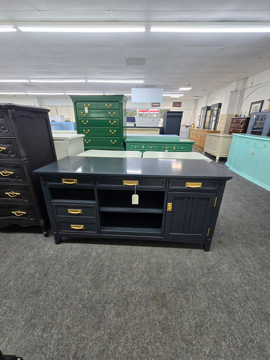Inkwell lacquered media center
