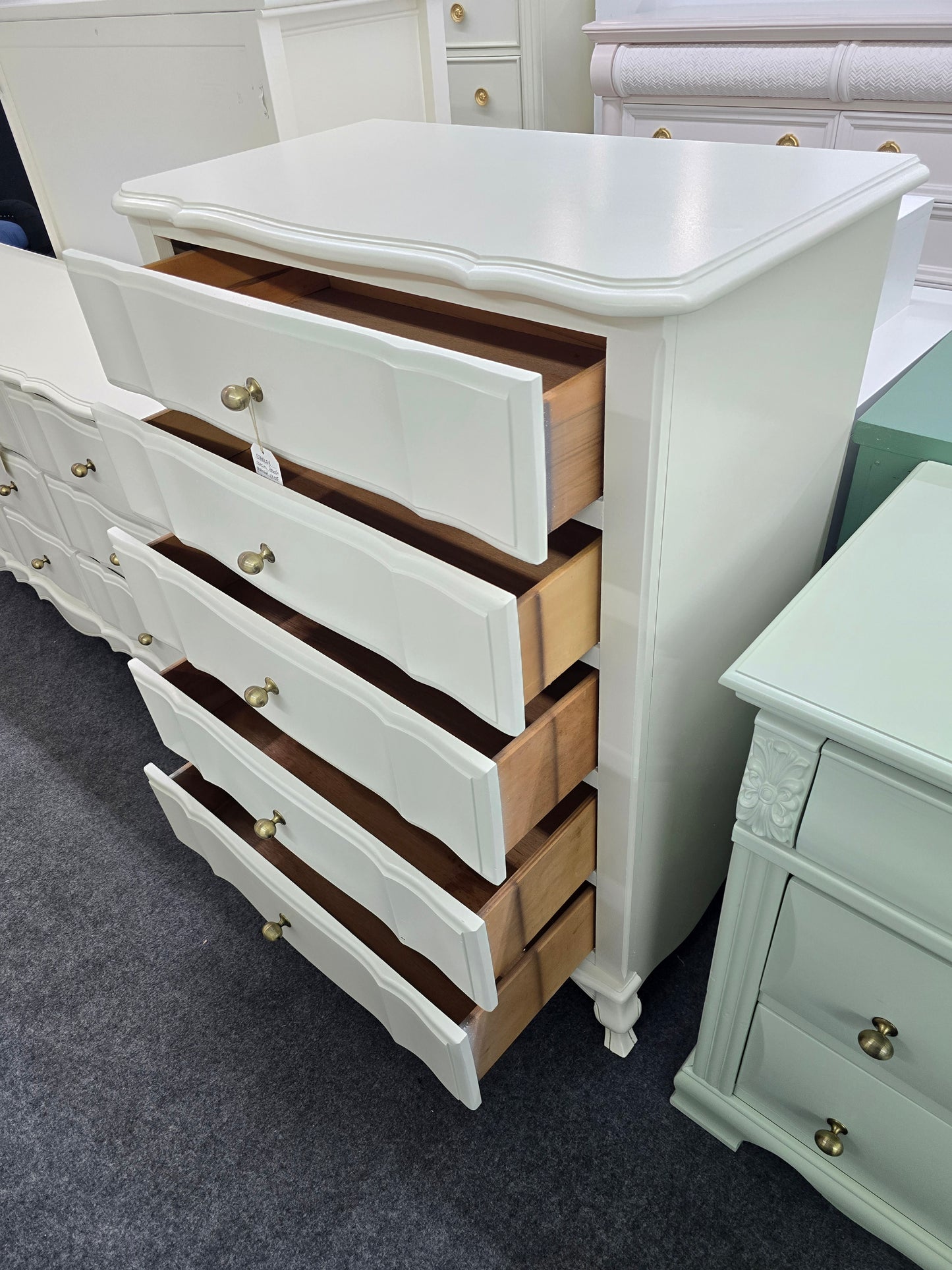Stanley cream 5 drawers chest