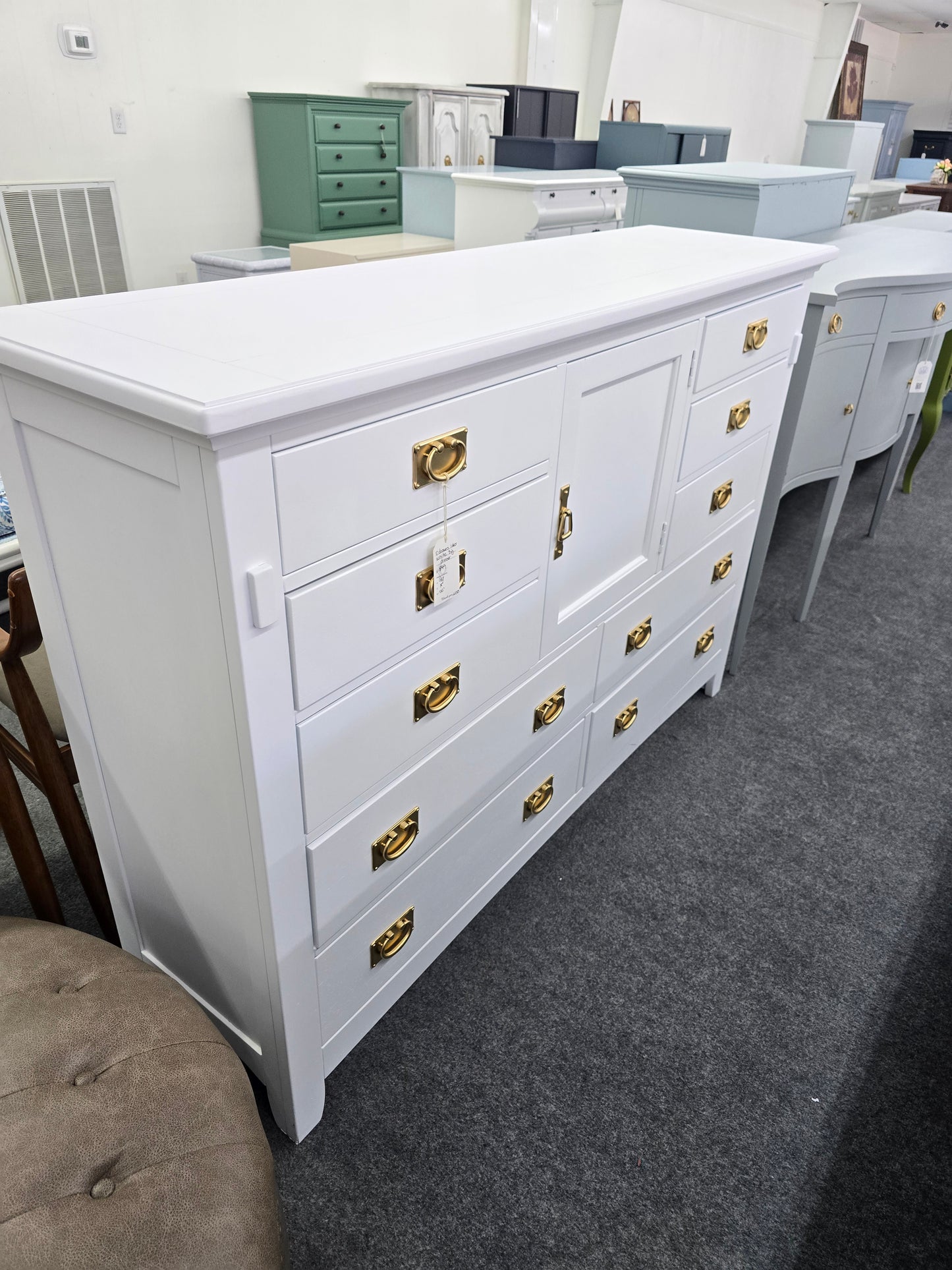 10 drawers 1 door white dresser
