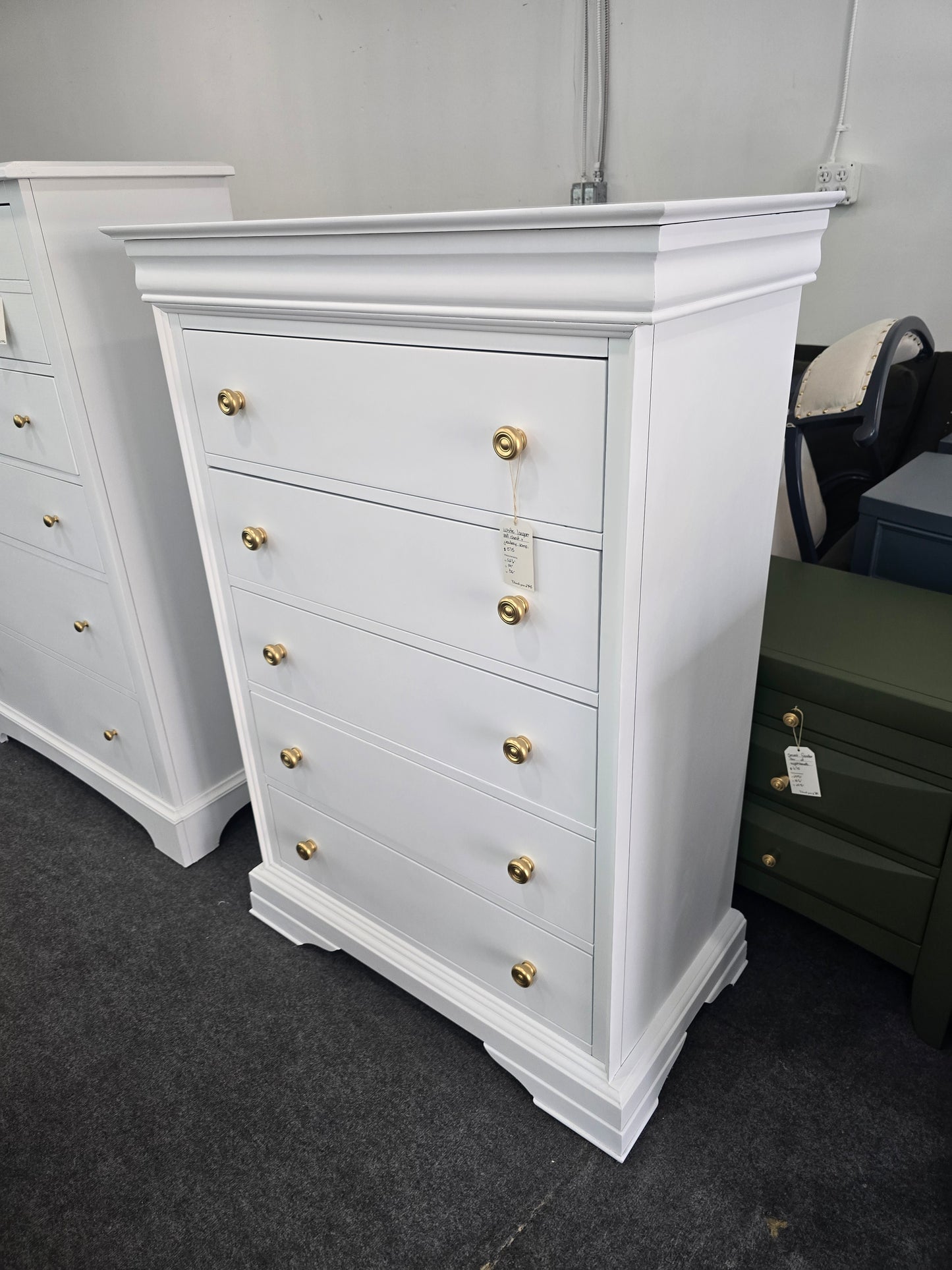White lacquered chest with jewelry compartment
