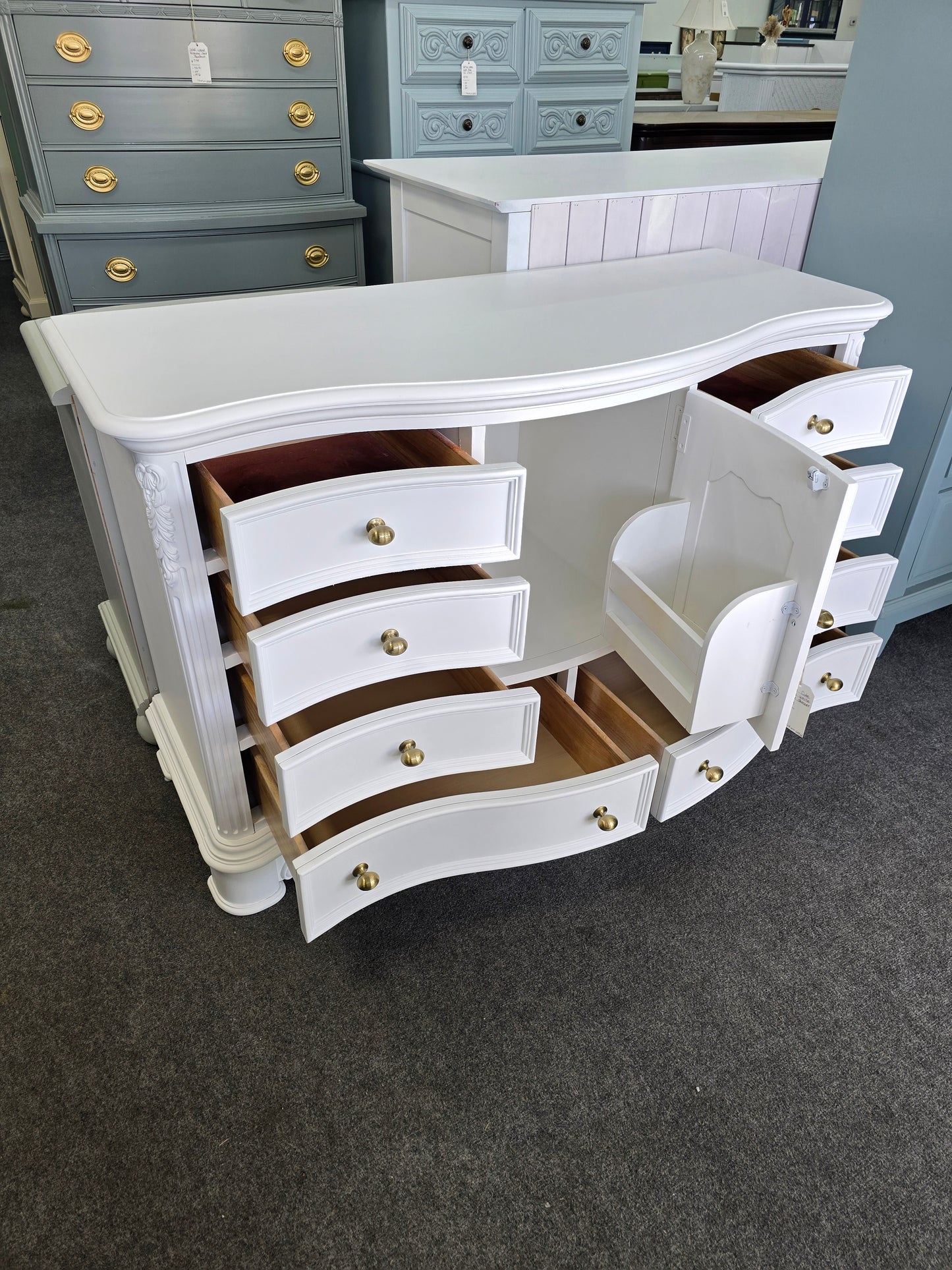 Super cute white girlie dresser