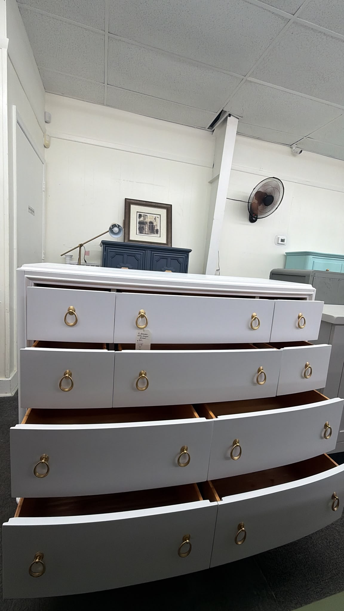 White lacquered 10 drawers dresser