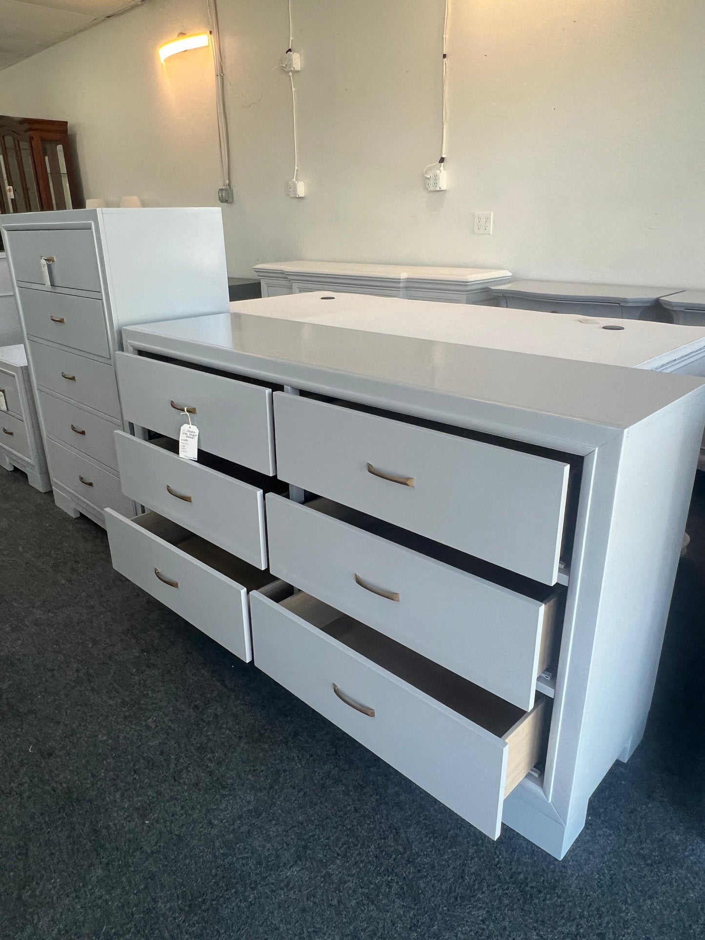 Super cute gray lacquer 6 drawers dresser