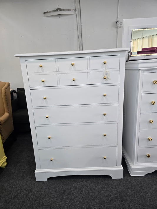 Solid wood white lacquered chest