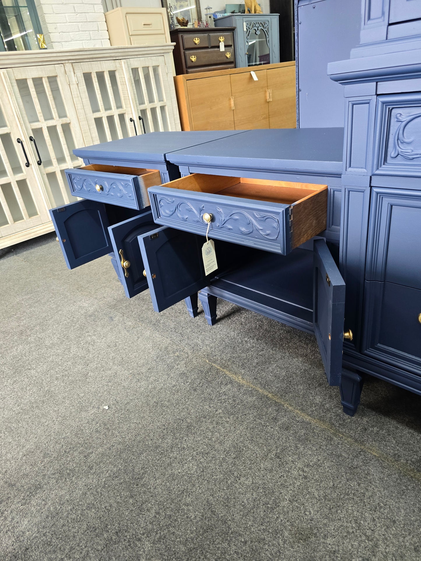 Thomasville navy blue Regency pair of nightstands