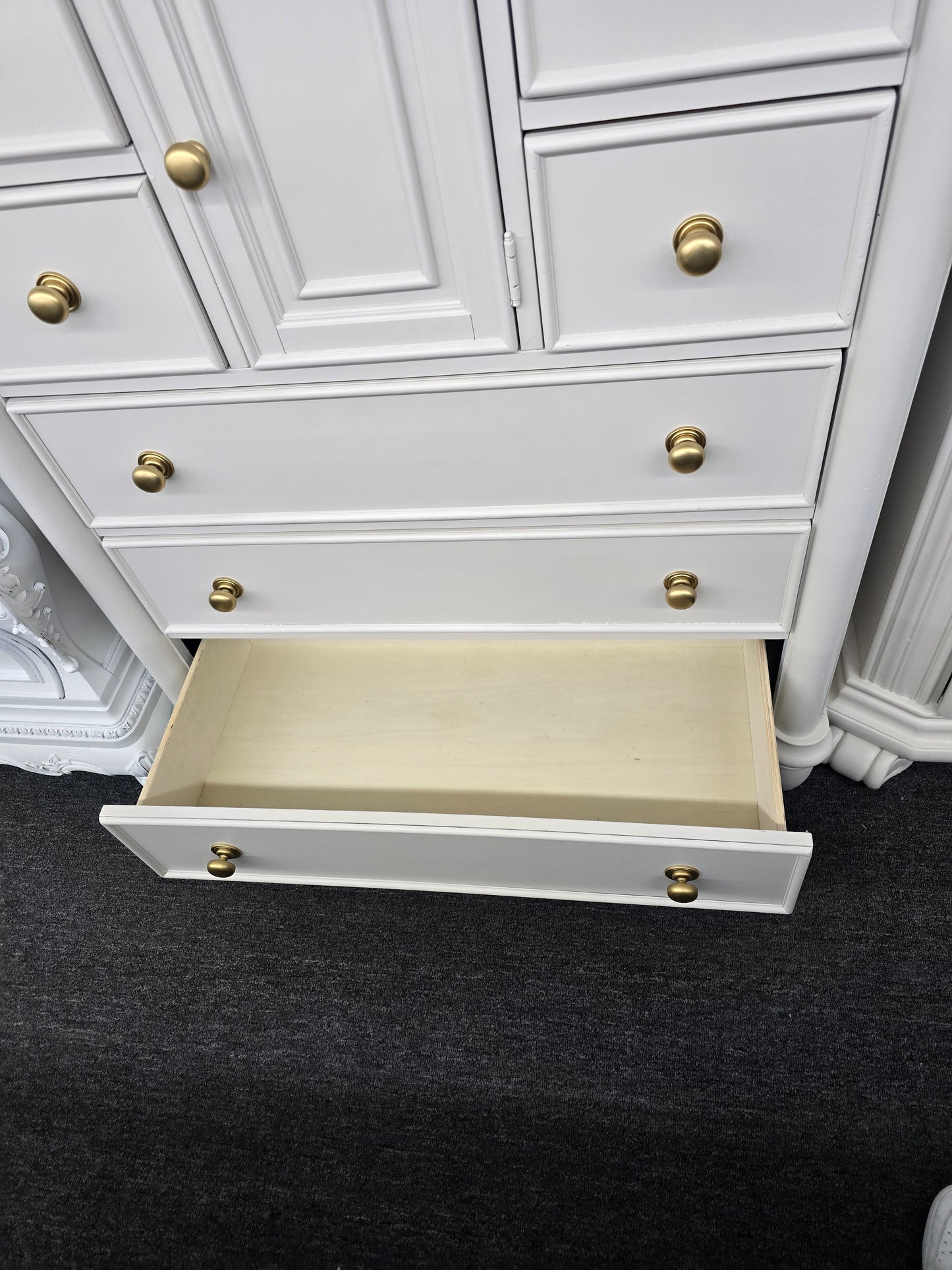 Cream tall 8 drawers 1 door chest