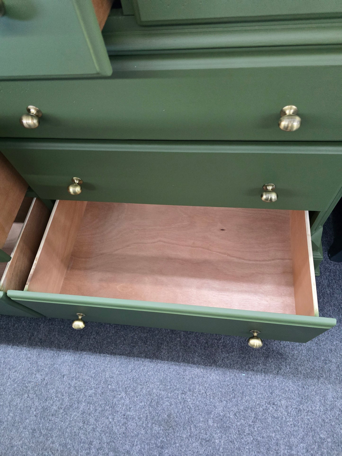 Secret Garden 9 drawers green dresser