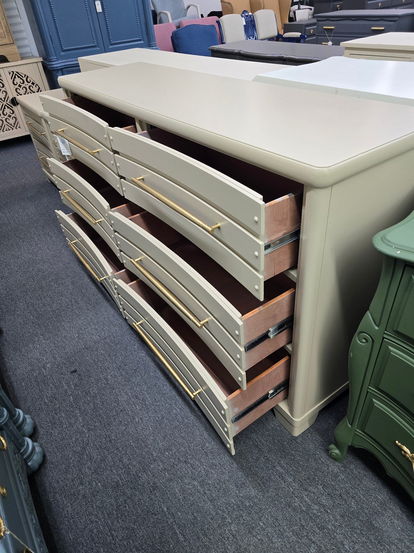 6 drawers beige dresser
