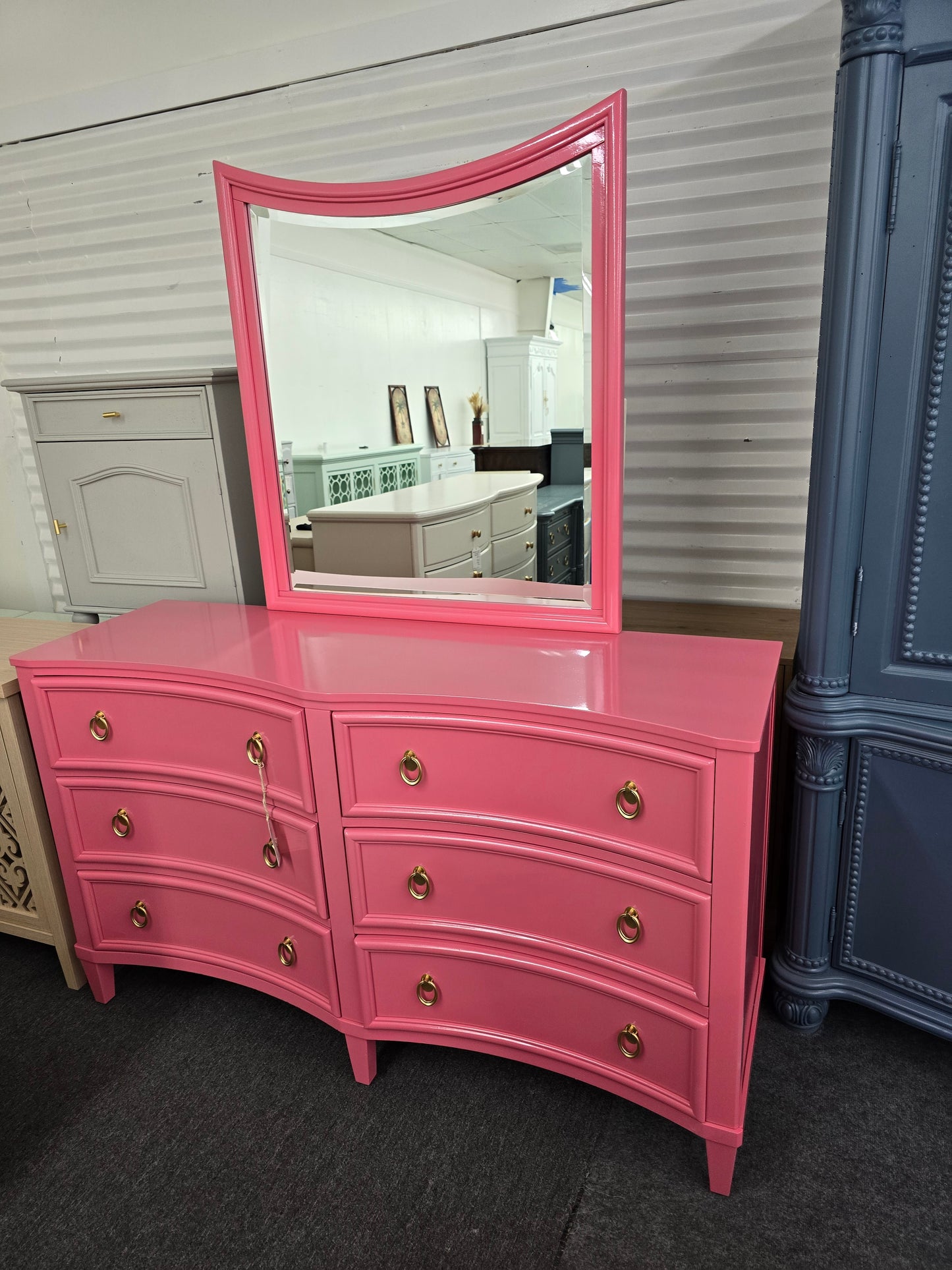 Pink lacquered 6 drawers dresser with mirror
